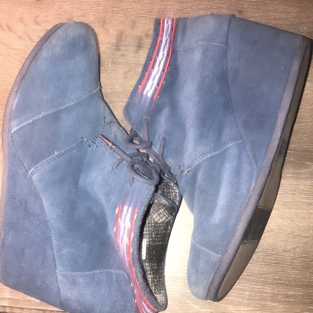 TOMS Blue Suede Lace Up Wedges Booties. - Picture 6 of 7